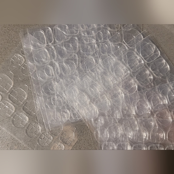 1100 fake nails with press-on glue and fake nail clippers - Picture 12 of 12